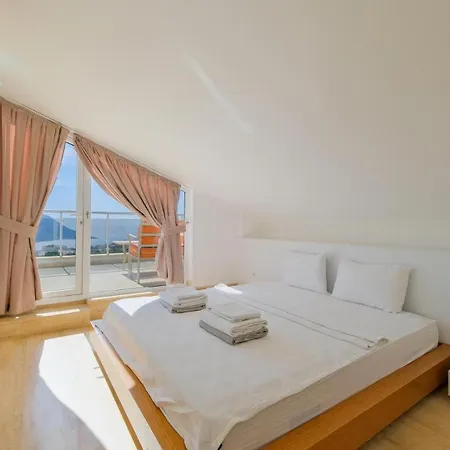 5 Bedroom - 1092 别墅 *